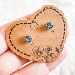 ✨Blue Topaz Stud Earrings s925 stem✨